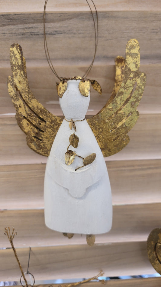 Angel w/Gold Wings Ornament